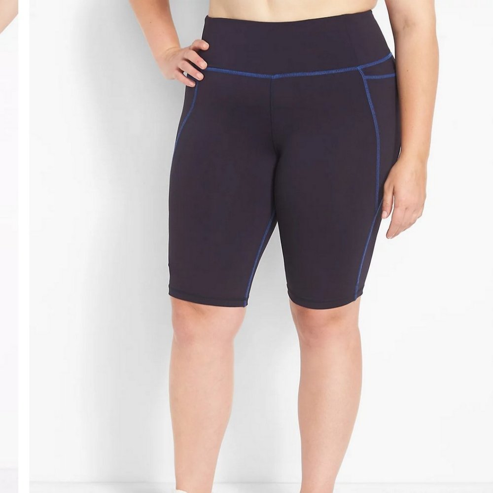 NWT LIVI Activewear High Rise Wicking Knee Short Black Size 26/28